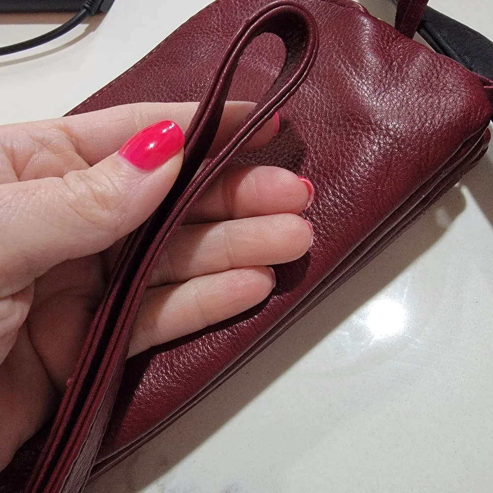 Wanderers Travel Co. Venetian Wristlet Wallet~Burgundy~Leather